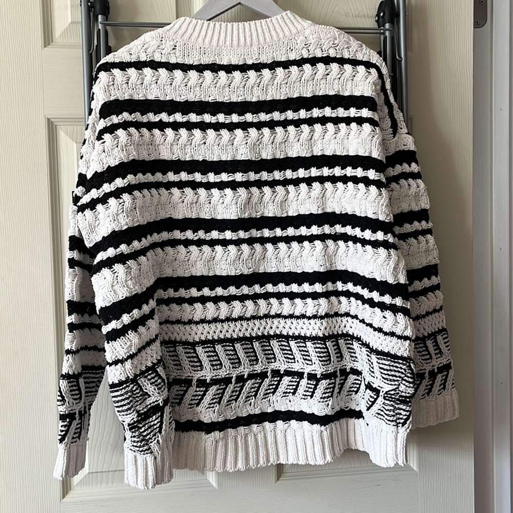 Universal Thread Open Weave Patterned Sweater - Picture 4 of 4